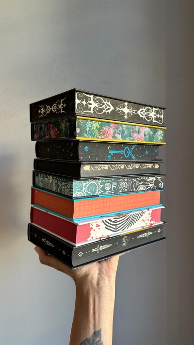 Неймовірні книги, які варто прочитати прямо зараз!