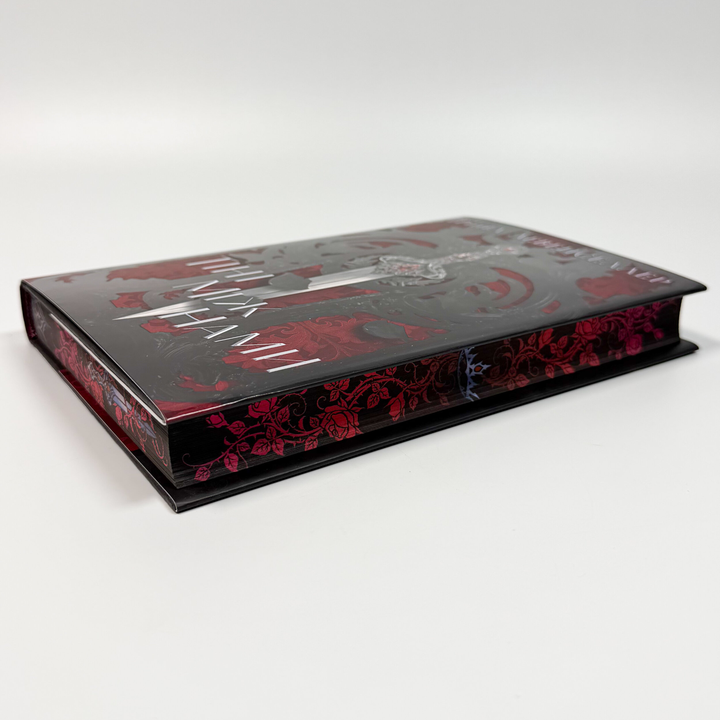 Тіні між нами. Автор — Тріша Левенселлер. 