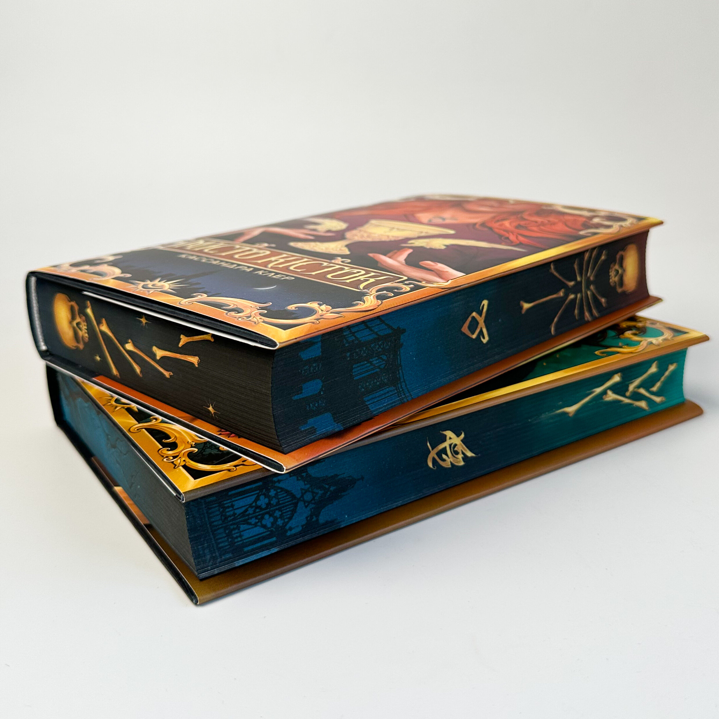 Місто Попелу. Знаряддя смерті. Книга 2. Автор — Касандра Клер. 